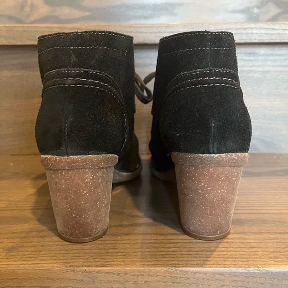 Clarks Artisan Bootie with Cork Heel Size 10 - Picture 8 of 10